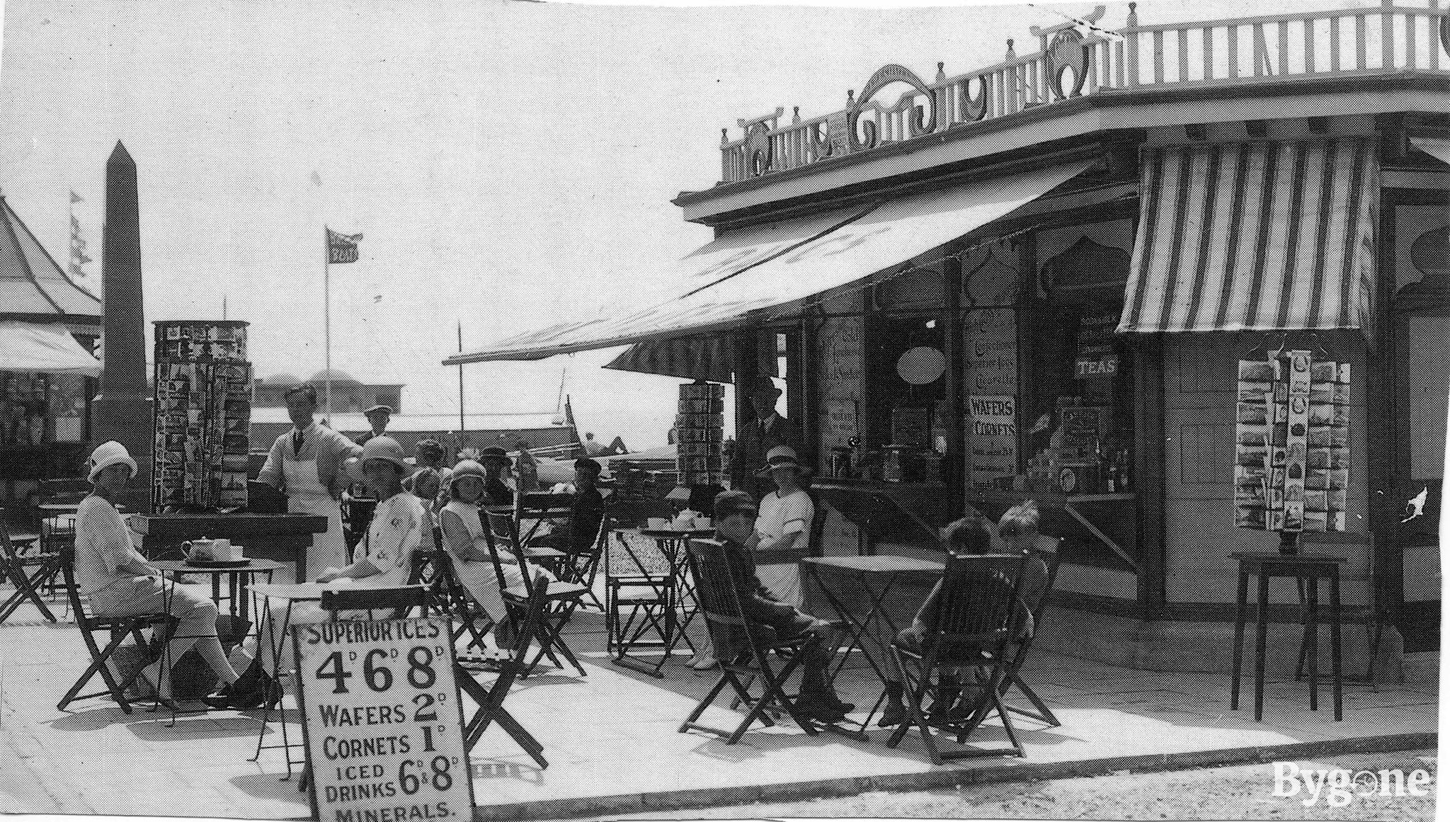 Tea Kiosk - Clarence Esplanade, 1935
