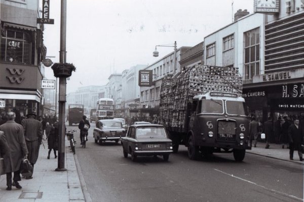 Commercial Road 1972