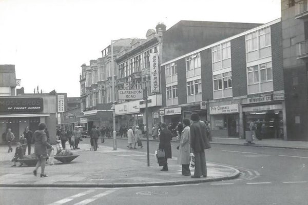 Junction of Palmerston Road and Clarendon Road, 1975