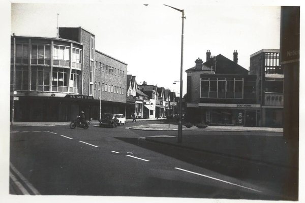 Osborne Road, looking towards Palmerston Road, 1975