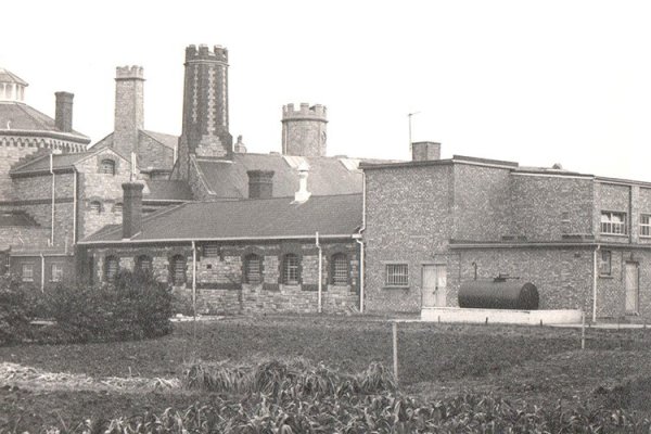 Kingston Prison, Portsmouth, side view